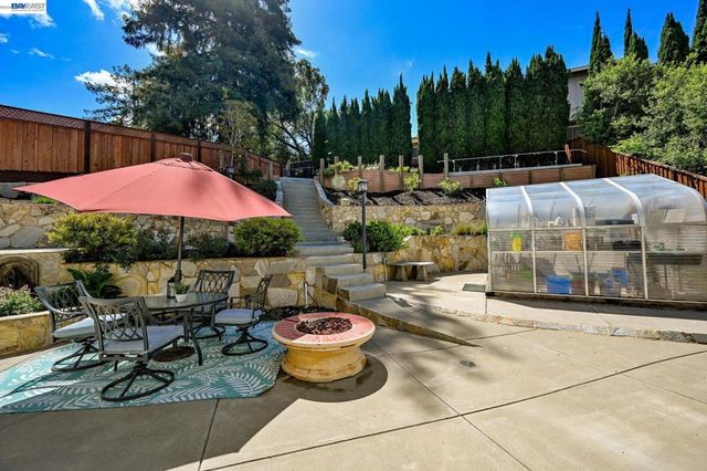 2473 Centennial Ln, Hayward, CA 94541
