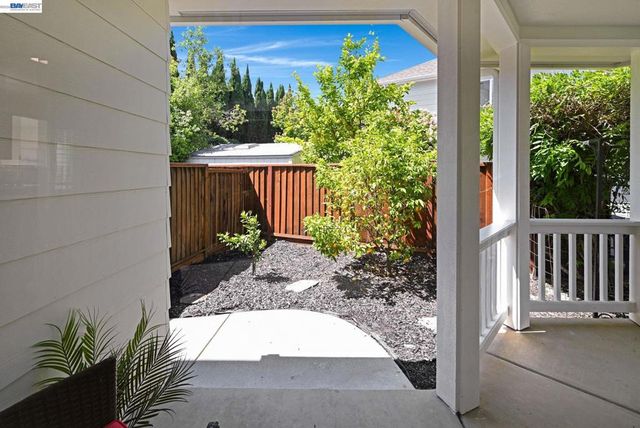 2473 Centennial Ln, Hayward, CA 94541