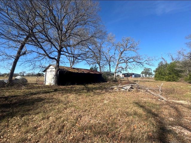 42895 Henson Rd, Hempstead, TX 77445