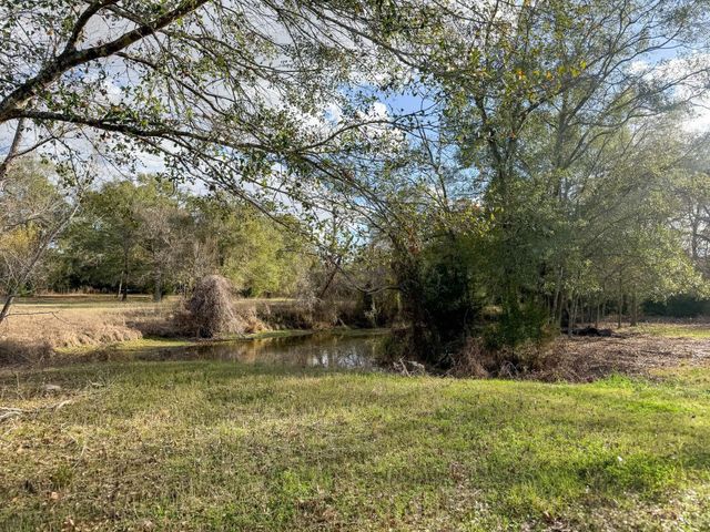 42895 Henson Rd, Hempstead, TX 77445