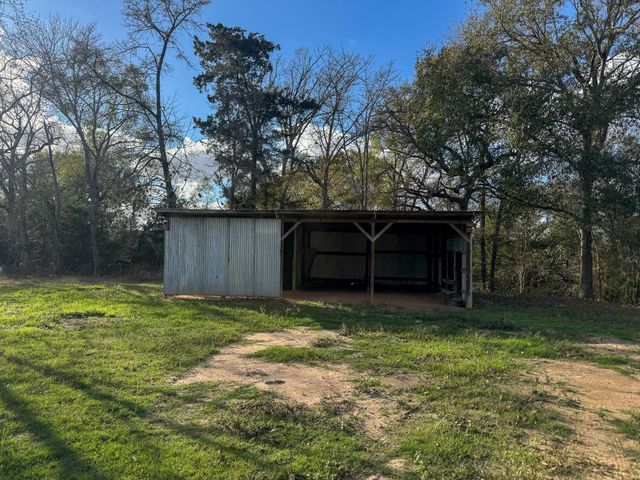 42895 Henson Rd, Hempstead, TX 77445