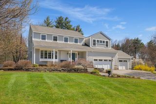 9 Brown Avenue, Stratham, NH 03885