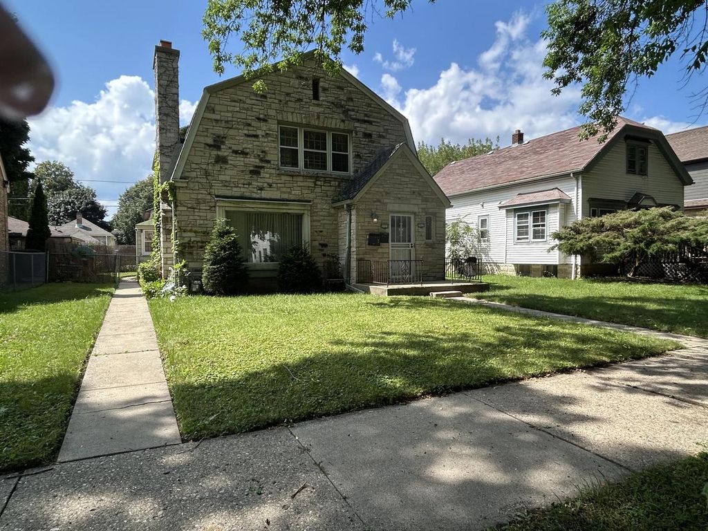 3925 N 40th STREET #3927, Milwaukee, WI 53216