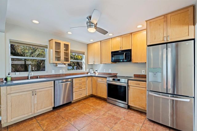 2637 46TH STREET S, Gulfport, FL 33711