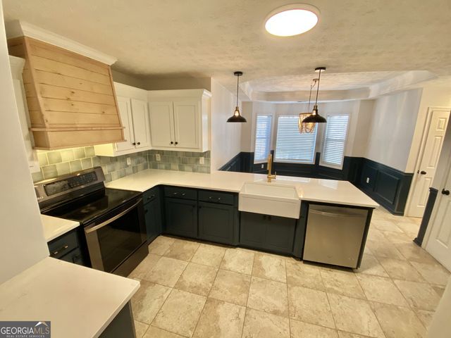 2935 Meadow Gate Way, Loganville, GA 30052
