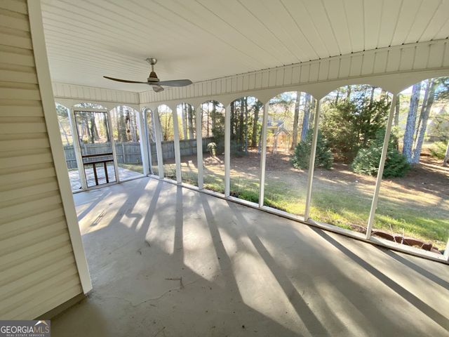 2935 Meadow Gate Way, Loganville, GA 30052
