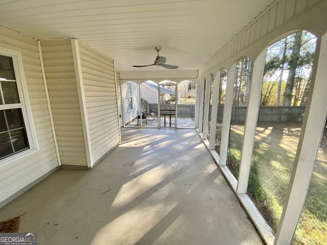 2935 Meadow Gate Way, Loganville, GA 30052