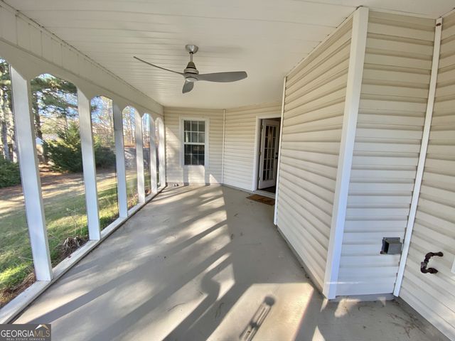 2935 Meadow Gate Way, Loganville, GA 30052