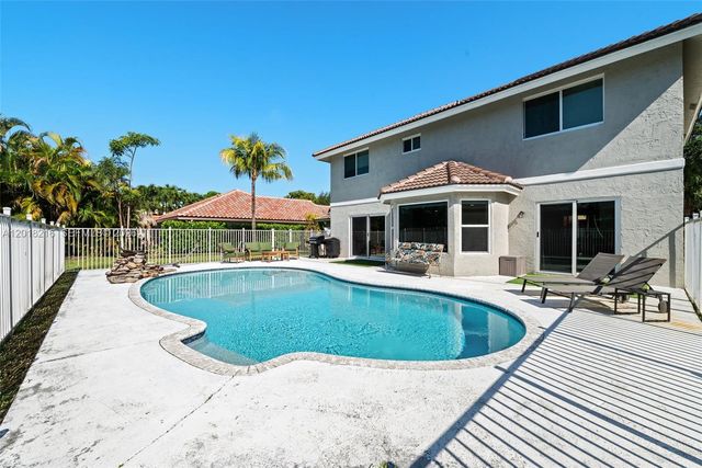 13910 Monticello St, Davie, FL 33325