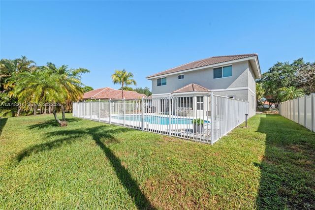 13910 Monticello St, Davie, FL 33325