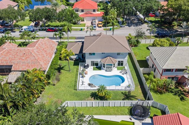 13910 Monticello St, Davie, FL 33325