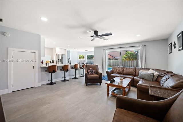 13910 Monticello St, Davie, FL 33325