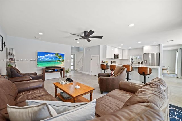 13910 Monticello St, Davie, FL 33325