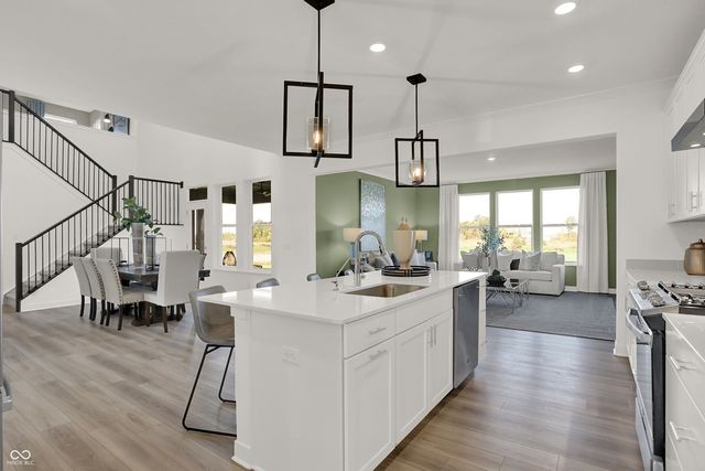 2353 Red Squirrel Way, Zionsville, IN 46077