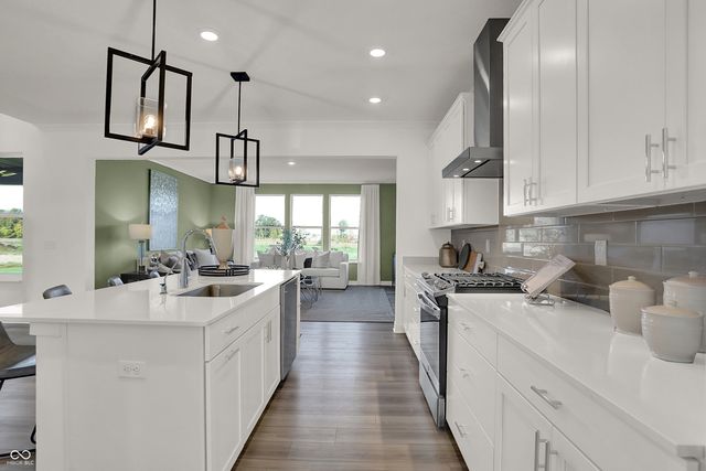 2353 Red Squirrel Way, Zionsville, IN 46077