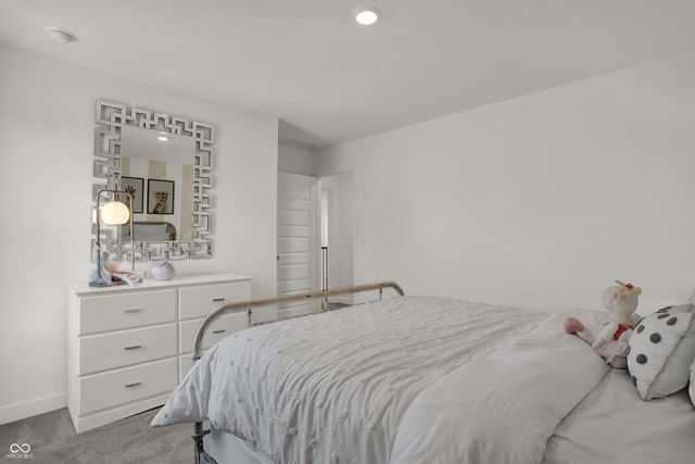 2353 Red Squirrel Way, Zionsville, IN 46077