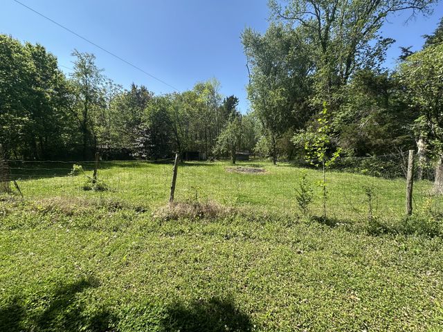 10182 Hopewell Rd, Silver Point, TN 38582