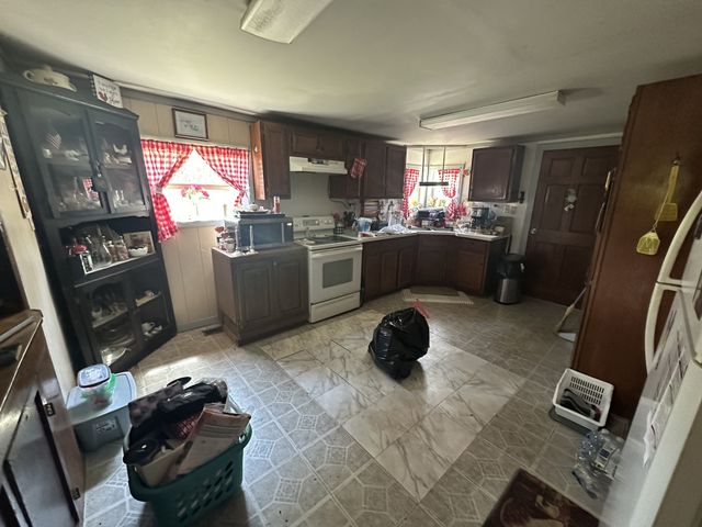 10182 Hopewell Rd, Silver Point, TN 38582