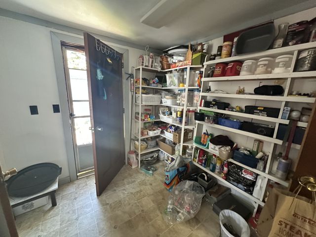 10182 Hopewell Rd, Silver Point, TN 38582