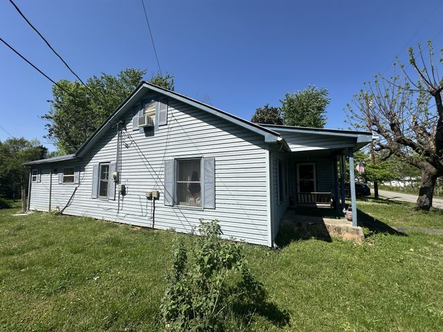 10182 Hopewell Rd, Silver Point, TN 38582