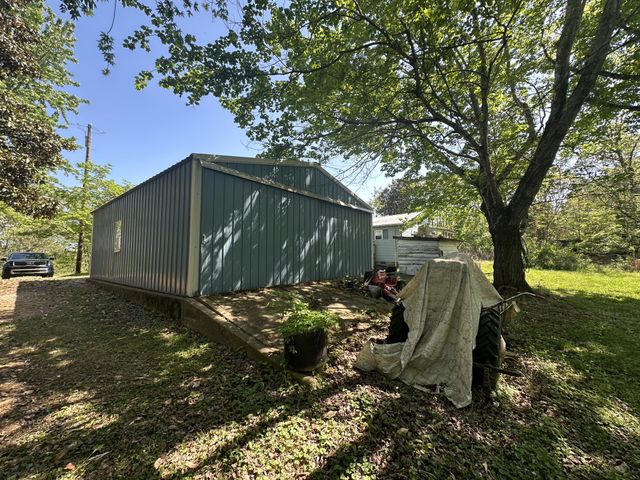 10182 Hopewell Rd, Silver Point, TN 38582