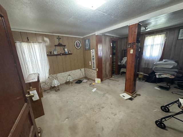 10182 Hopewell Rd, Silver Point, TN 38582