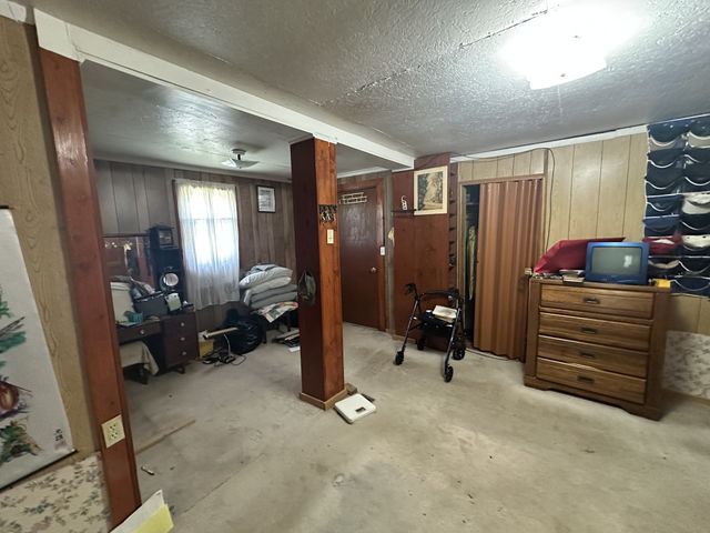 10182 Hopewell Rd, Silver Point, TN 38582