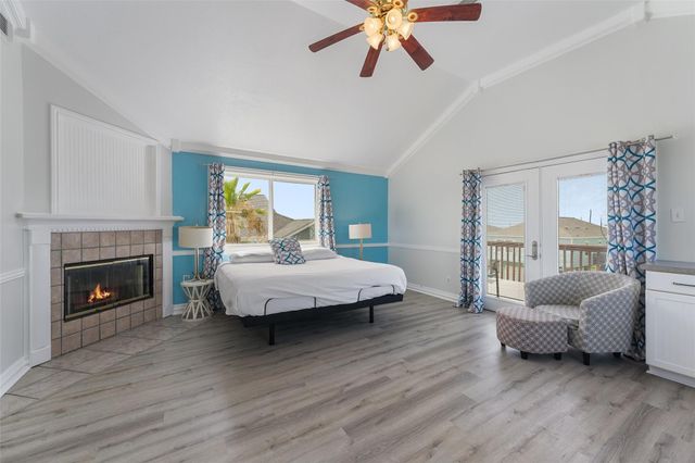 22517 Bay Point Drive, Galveston, TX 77554