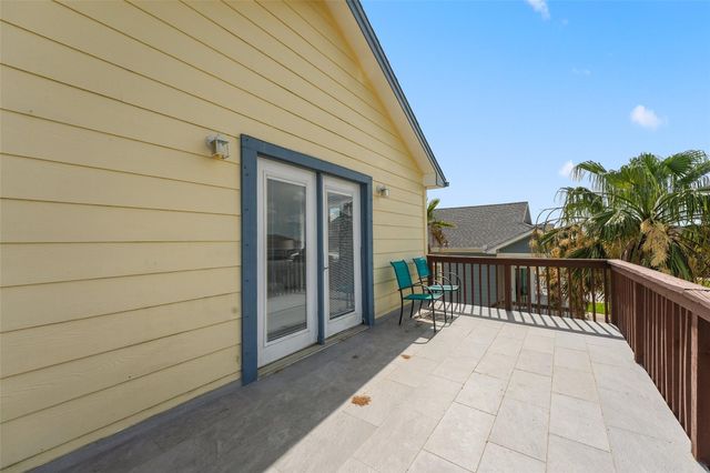 22517 Bay Point Drive, Galveston, TX 77554