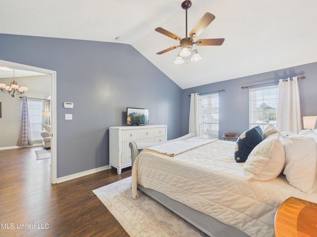 5801 Julie Lane, Ocean Springs, MS 39564