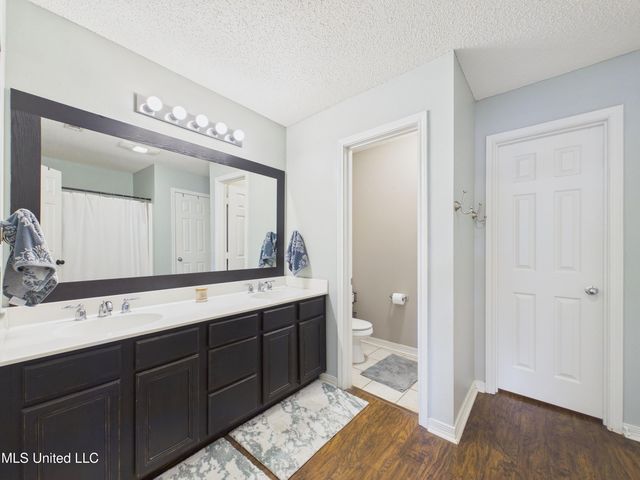 5801 Julie Lane, Ocean Springs, MS 39564