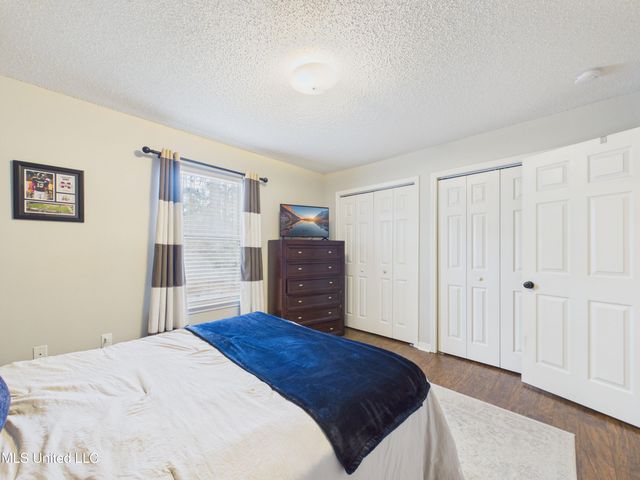 5801 Julie Lane, Ocean Springs, MS 39564