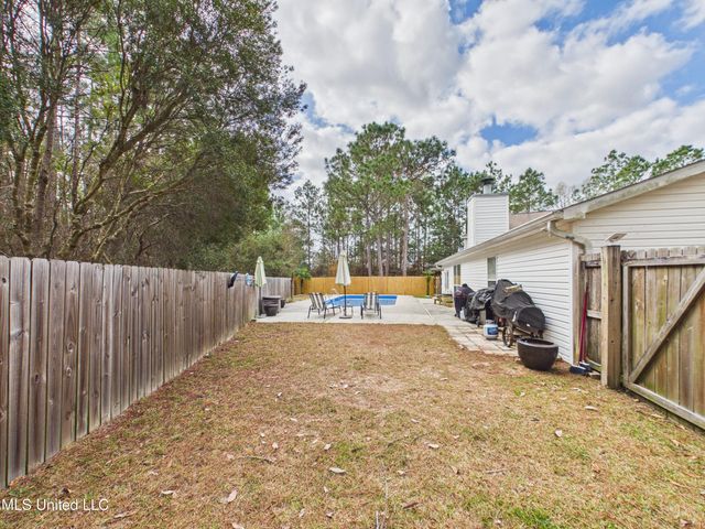 5801 Julie Lane, Ocean Springs, MS 39564