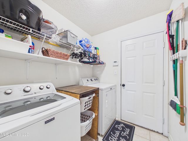 5801 Julie Lane, Ocean Springs, MS 39564