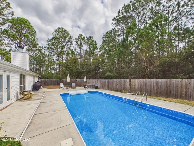 5801 Julie Lane, Ocean Springs, MS 39564