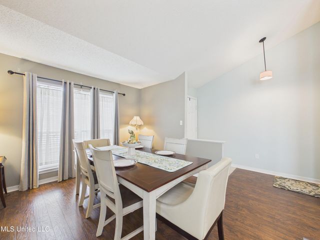 5801 Julie Lane, Ocean Springs, MS 39564