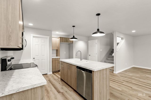 1401 W Braden Dr, Meridian, ID 83642
