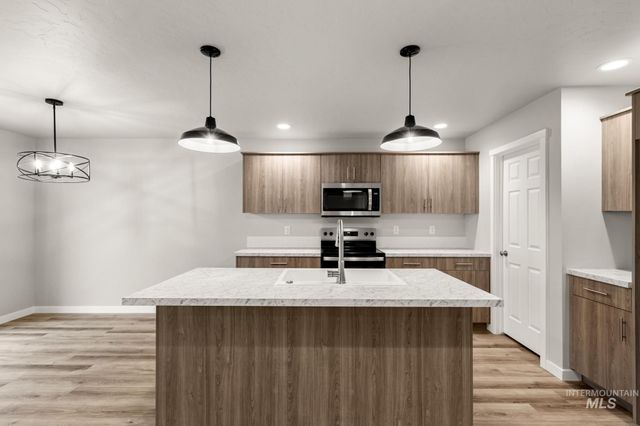 1401 W Braden Dr, Meridian, ID 83642
