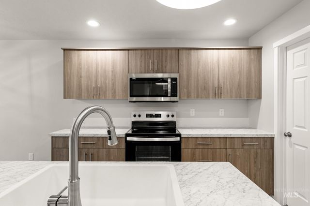 1401 W Braden Dr, Meridian, ID 83642