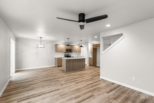 1401 W Braden Dr, Meridian, ID 83642