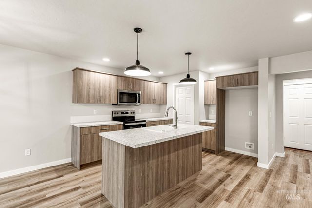 1401 W Braden Dr, Meridian, ID 83642