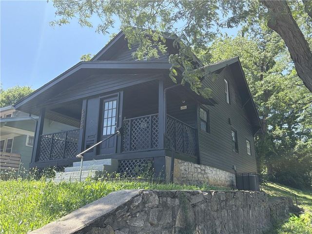 5700 Euclid Avenue, Kansas City, MO 64130