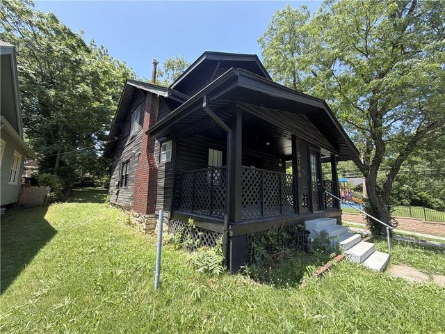 5700 Euclid Avenue, Kansas City, MO 64130
