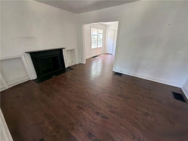 5700 Euclid Avenue, Kansas City, MO 64130