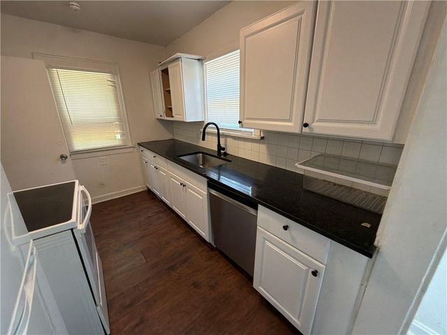5700 Euclid Avenue, Kansas City, MO 64130