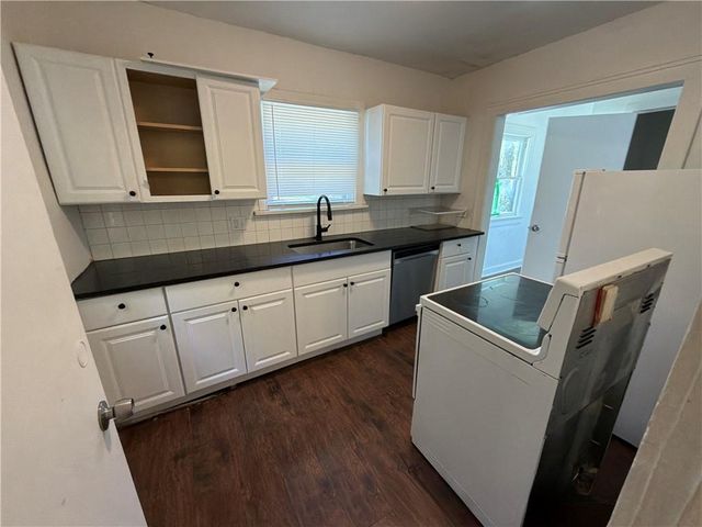 5700 Euclid Avenue, Kansas City, MO 64130