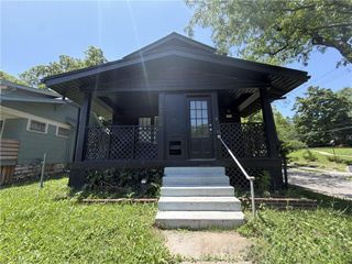 5700 Euclid Avenue, Kansas City, MO 64130