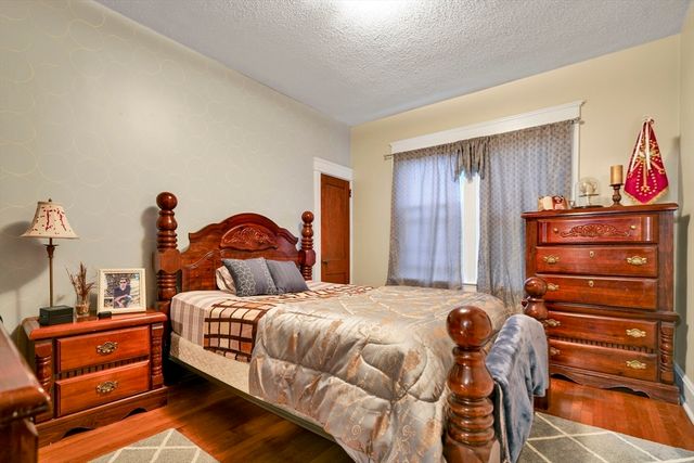 37 Eaton St, Fall River, MA 02723