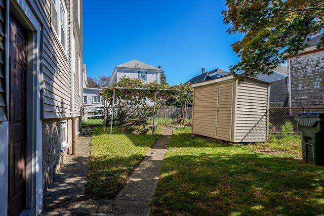 37 Eaton St, Fall River, MA 02723