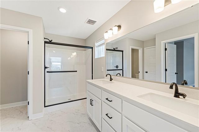 8704 SW Edgewater Drive, Blue Springs, MO 64064